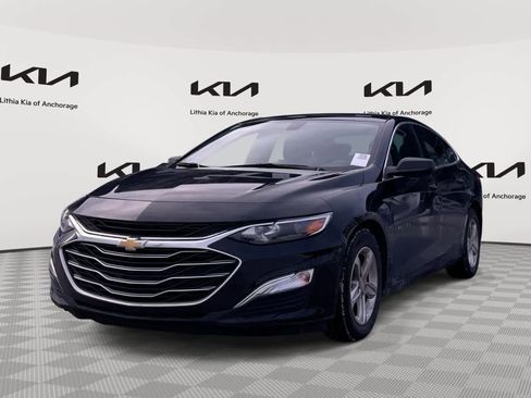 Used 2022 Chevrolet Malibu LS image 1
