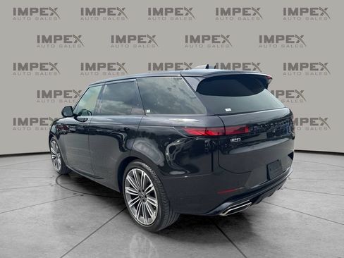 Used 2024 Land Rover Range Rover Sport Dynamic SE AWD/4WD image 3
