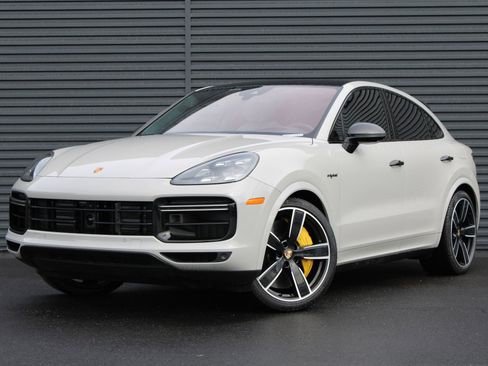Used 2023 Porsche Cayenne Turbo S image 1