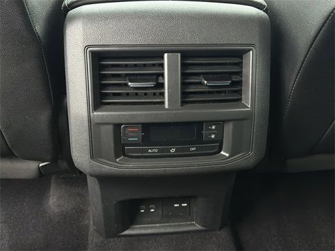 Used 2021 Volkswagen Atlas SE w/ Towing Package image 21