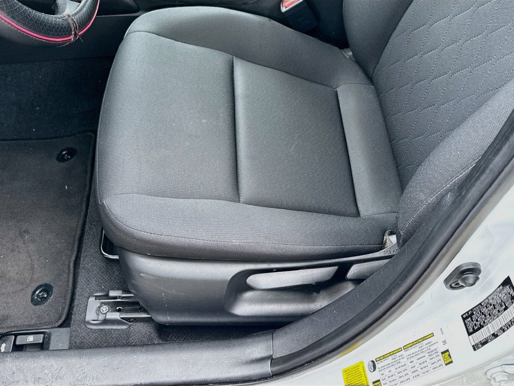 Used 2024 Toyota Corolla LE FWD image 21