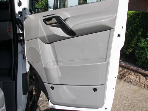 Used 2012 Mercedes-Benz Sprinter 3500 image 40