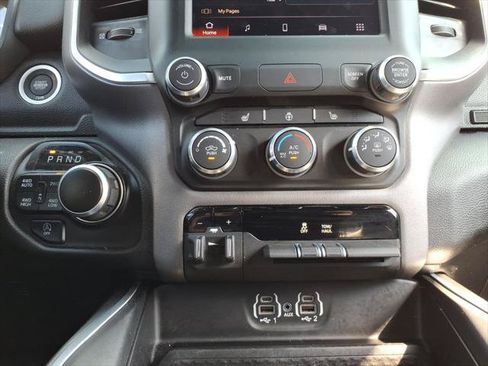 Used 2023 RAM 1500 Big Horn AWD/4WD image 17
