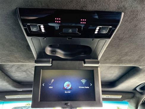 Used 2020 Cadillac Escalade Platinum image 21