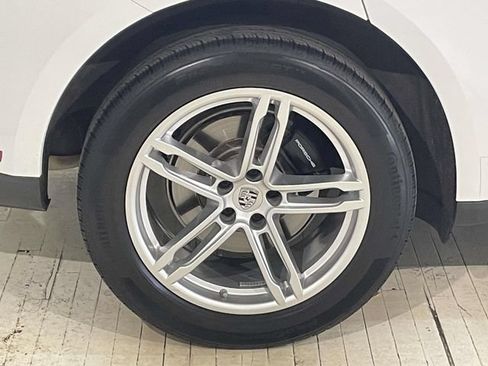Certified 2026 Porsche Macan AWD/4WD image 15