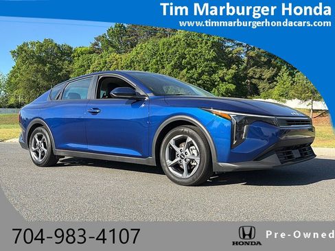 Used 2025 Kia K4 LXS FWD image 1