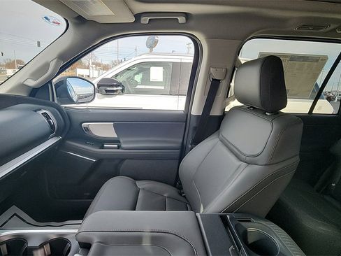 New 2025 Ford Expedition Active image 11