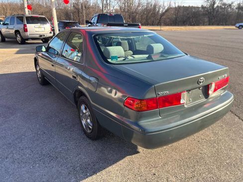 Used 2000 Toyota Camry LE image 9