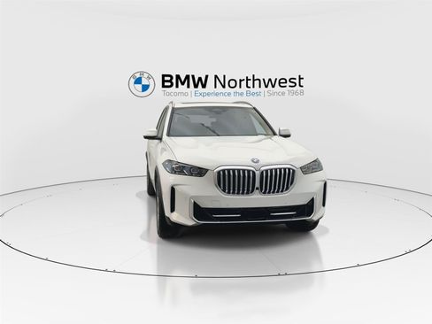 New 2026 BMW X5 xDrive50e w/ Climate Comfort Package AWD/4WD image 7