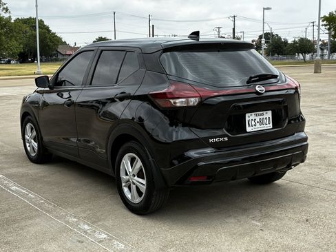 Used 2021 Nissan Kicks S FWD image 12