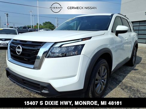 Used 2025 Nissan Pathfinder SV AWD/4WD image 1