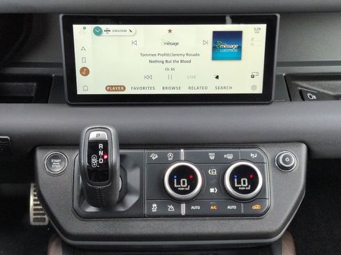 Used 2023 Land Rover Defender 110 X-Dynamic SE AWD/4WD image 18