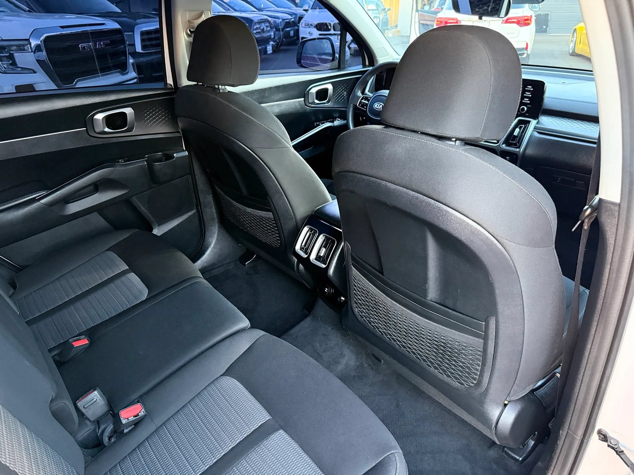 Used 2021 Kia Sorento LX AWD/4WD image 18