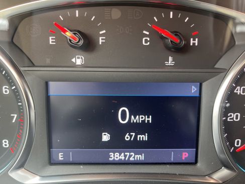 Used 2023 Chevrolet Traverse LT image 12