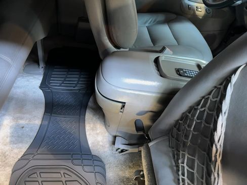 Used 1995 GMC Yukon SLE image 74