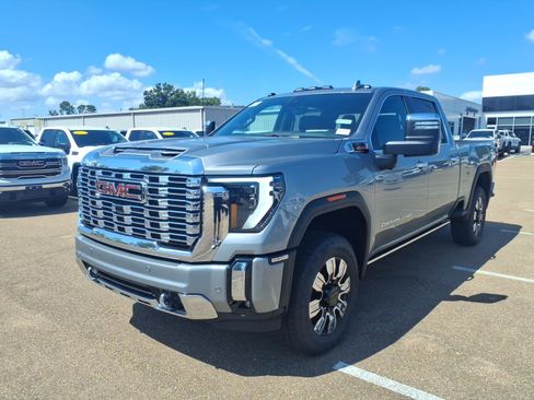 New 2026 GMC Sierra 2500 Denali w/ Denali Reserve Package AWD/4WD image 2