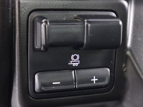 Used 2020 Chevrolet Silverado 1500 Custom image 24