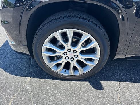 Used 2024 GMC Acadia Denali w/ Super Cruise Package FWD image 12