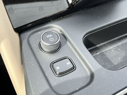 Certified 2026 Acura MDX SH-AWD w/ Technology Package image 15