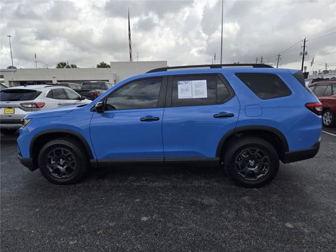Used 2025 Honda Pilot TrailSport image 5