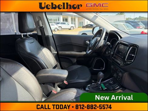Used 2021 Jeep Compass Limited w/ Sun and Sound Group AWD/4WD image 2