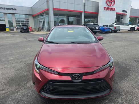 Certified 2025 Toyota Corolla LE FWD image 2