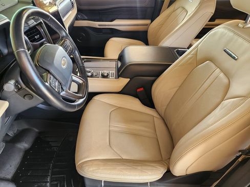 Used 2022 Ford Expedition Platinum AWD/4WD image 14