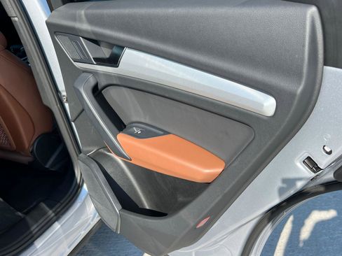 Certified 2025 Audi Q5 2.0T Premium w/ Convenience Plus Package image 16