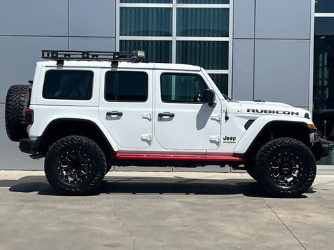 Used 2018 Jeep Wrangler Unlimited Rubicon AWD/4WD image 3