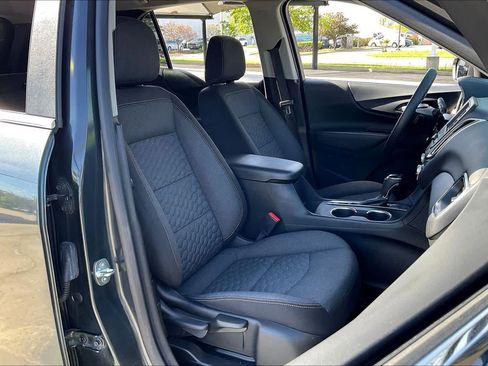 Used 2021 Chevrolet Equinox LT w/ LPO, Floor Liner Package image 9