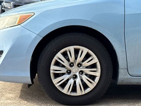 Used 2012 Toyota Camry LE image 6