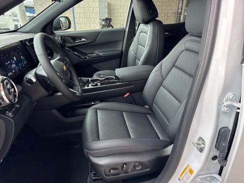 New 2026 Chevrolet Equinox LT w/ Convenience Package II image 25