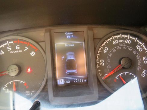 Used 2022 Toyota Tacoma SR AWD/4WD image 11