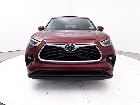 Used 2023 Toyota Highlander XLE image 14