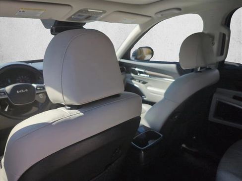 Used 2022 Kia Telluride EX w/ EX Premium Package image 16