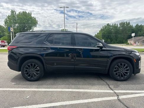 Used 2023 Chevrolet Traverse RS w/ LPO, Floor Liner Package AWD/4WD image 6