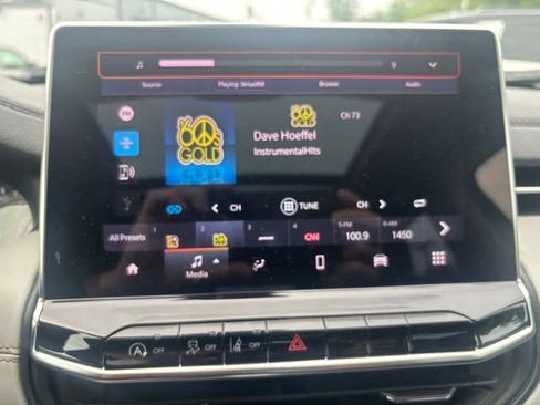 Certified 2022 Jeep Compass Limited w/ Sun and Sound Group AWD/4WD image 23