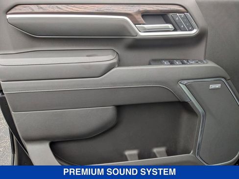 New 2025 GMC Sierra 2500 SLT w/ SLT Premium Package image 11