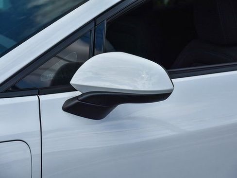 Used 2025 Chevrolet Equinox EV LT image 6