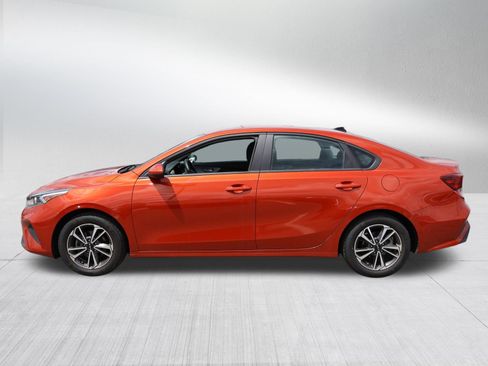 Used 2023 Kia Forte LXS FWD image 3