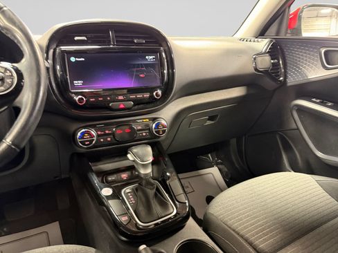 Used 2022 Kia Soul GT-Line FWD image 20