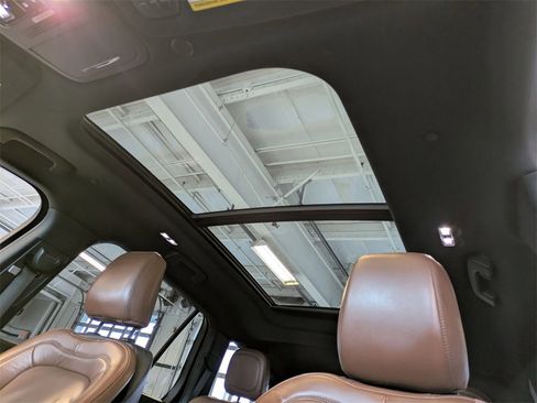 Used 2021 Lincoln Aviator Reserve w/ Equipment Group 208A image 17