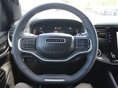 Used 2022 Jeep Wagoneer Series III AWD/4WD image 15