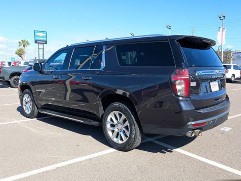 Used 2023 Chevrolet Suburban Premier image 6