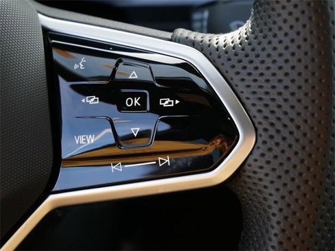 Certified 2024 Volkswagen Tiguan SE R-Line image 26