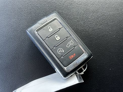 Used 2022 Jeep Grand Cherokee L Limited AWD/4WD image 28