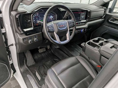 Used 2025 GMC Sierra 3500 SLT image 2