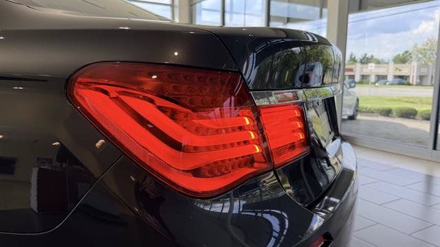 Used 2012 BMW 750i RWD image 24