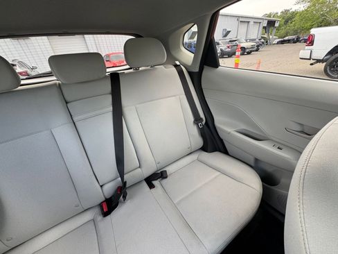 Used 2025 Hyundai Kona SEL FWD image 37