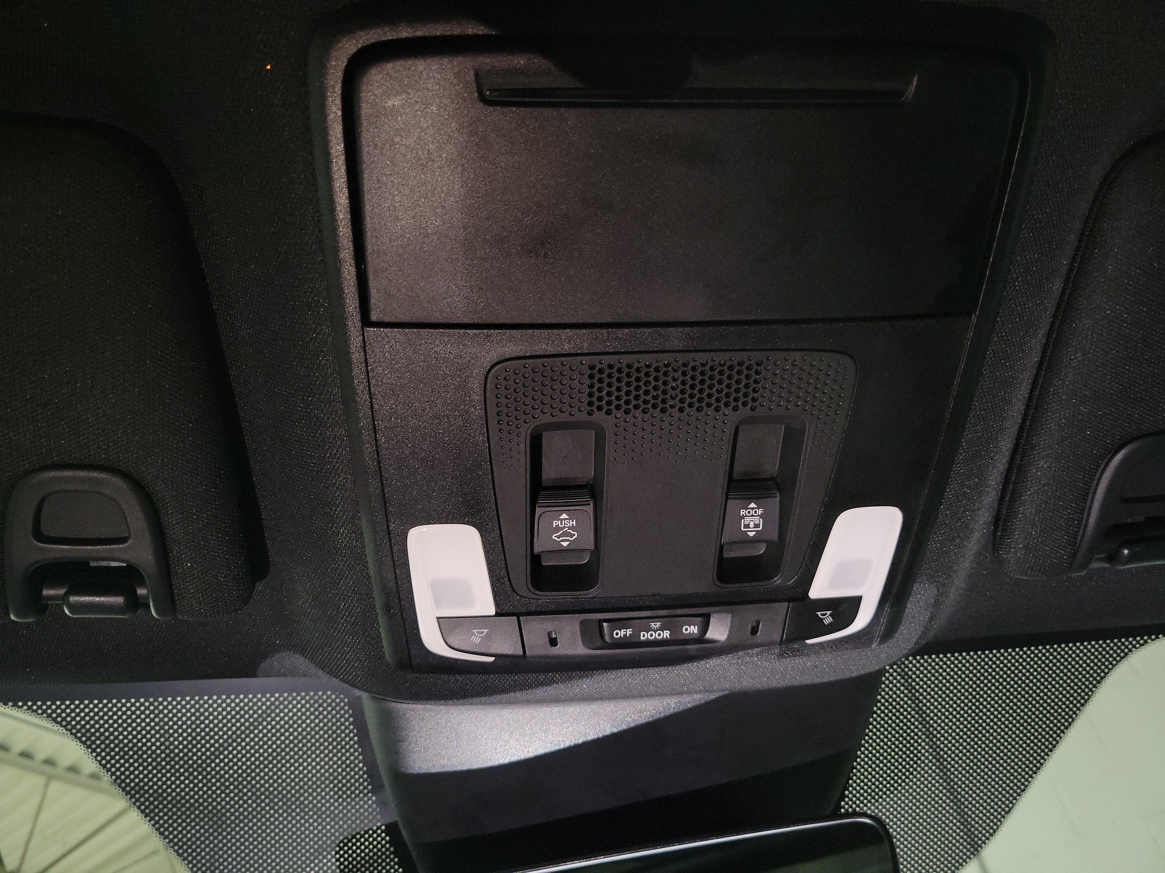 Used 2025 Honda Pilot TrailSport image 40